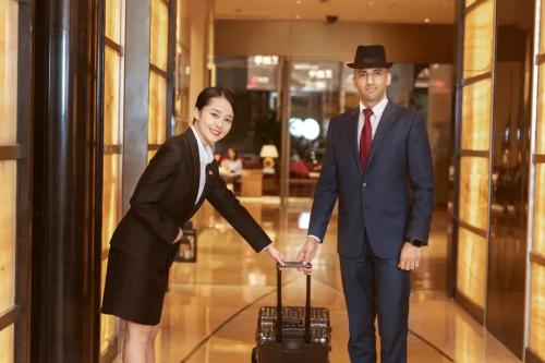 Top 10 Outstanding Service Scores in Hotels
